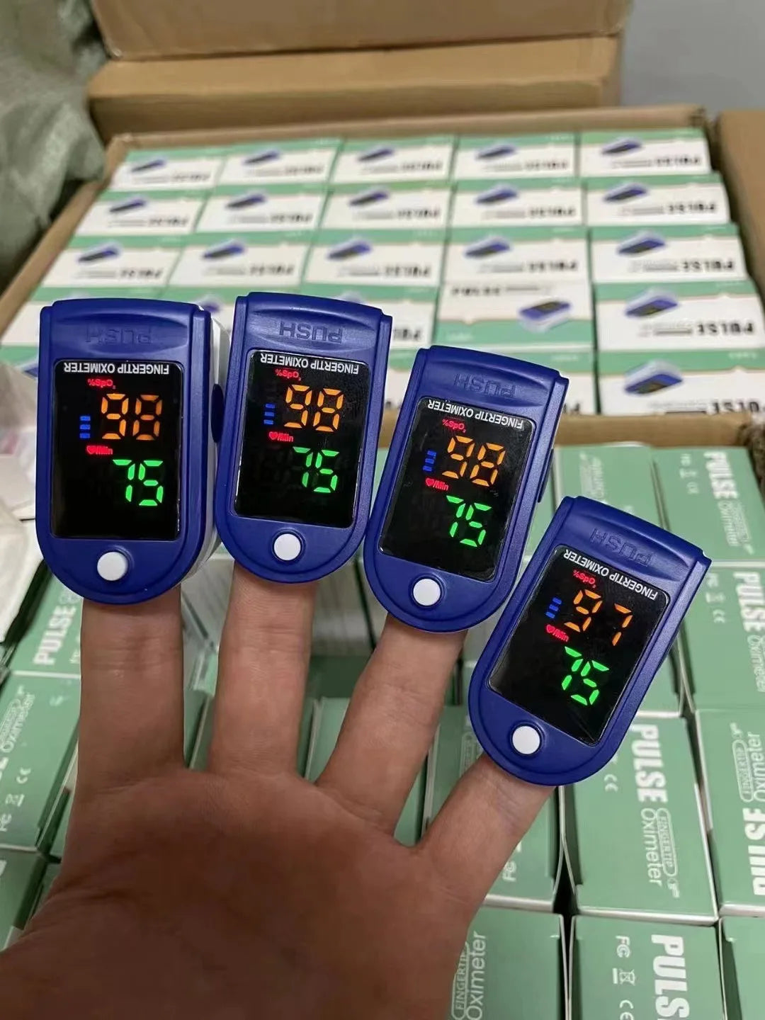 AiQUE Portable Fingertip Oximeter LED Display